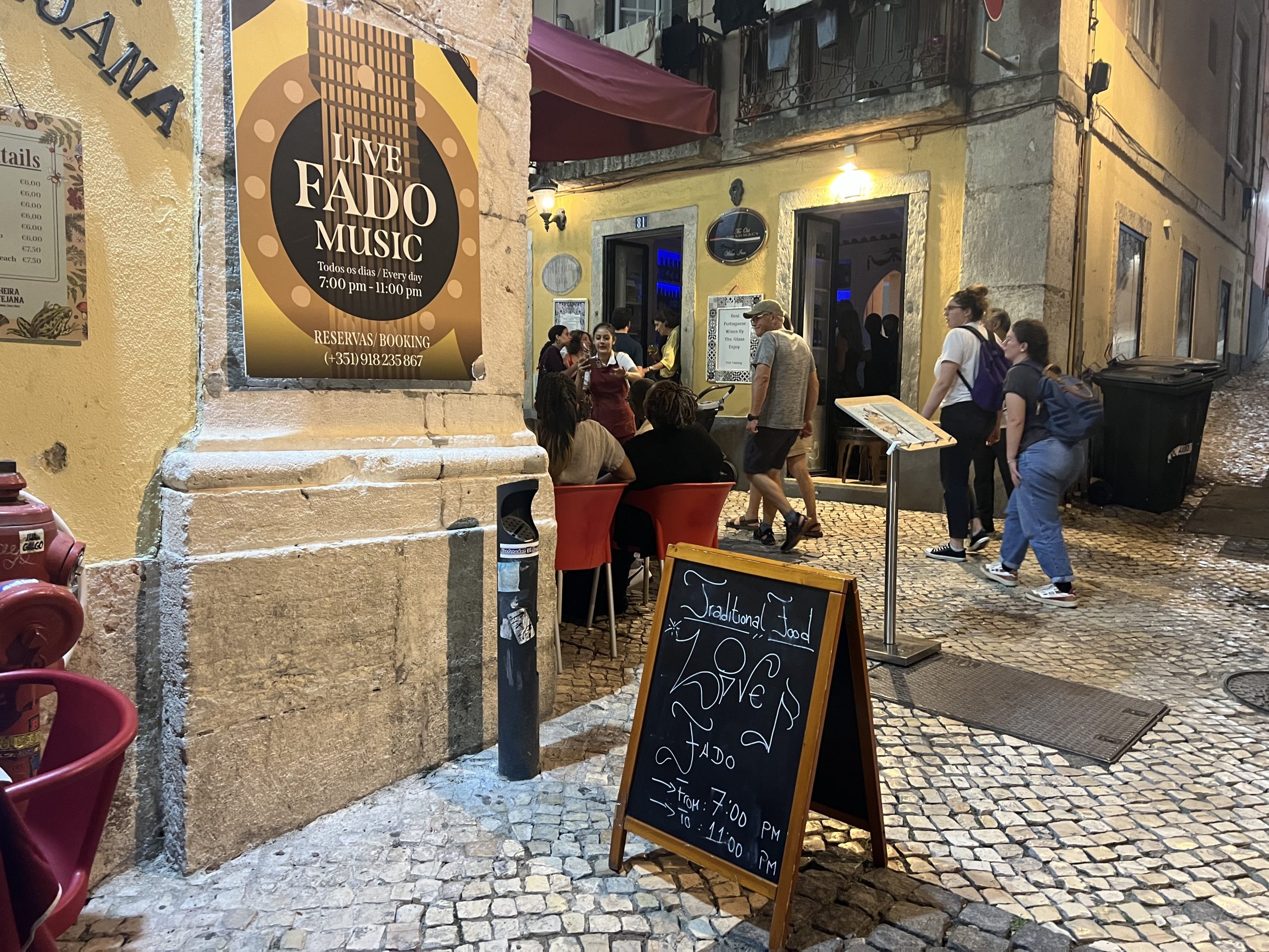 Three traditional rules for a respectful Fado audience